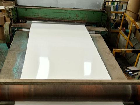 Cut white steel coils into sheets